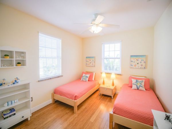 Holmes Beach Vacation Home Sleeps 8 Guests With Private Pool