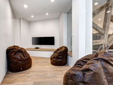 Luxury Ski In-Ski Out Vacation Home in Park City Sleeps 22 Luxury Ski In-Ski Out Vacation Home in Park City Sleeps 22