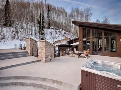 Park City Luxury Vacation Home Sleeps Twelve Guests.