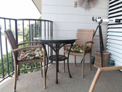 On Beach Vacation Condo 1 Bedroom Sleeps 4 in Lahaina