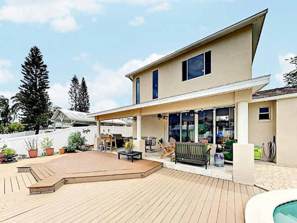 Tampa Vacation Home Sleeps Six Guests