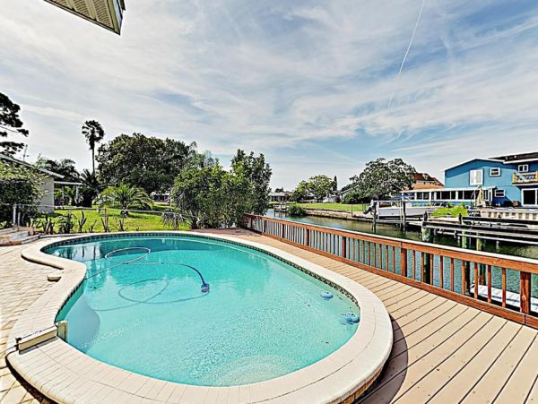 Tampa Vacation Home Sleeps Six Guests