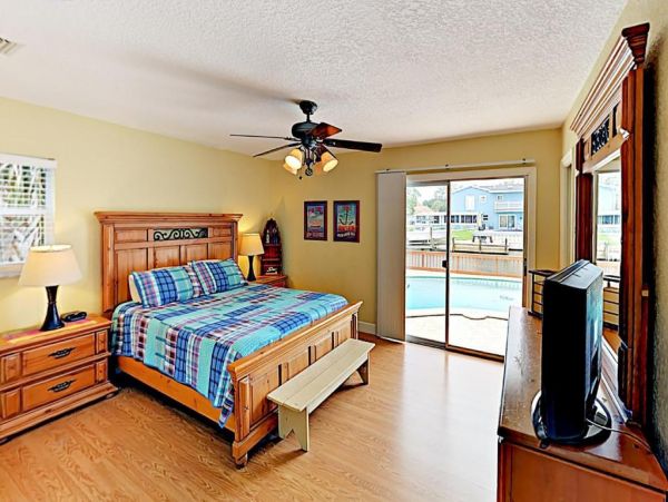 Tampa Vacation Home Sleeps Six Guests