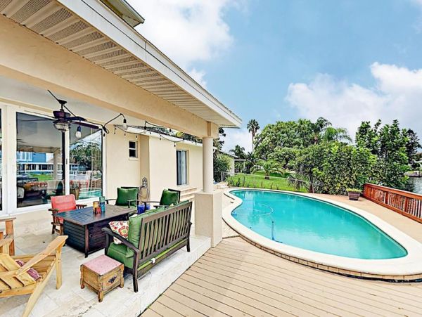 Tampa Vacation Home Sleeps Six Guests