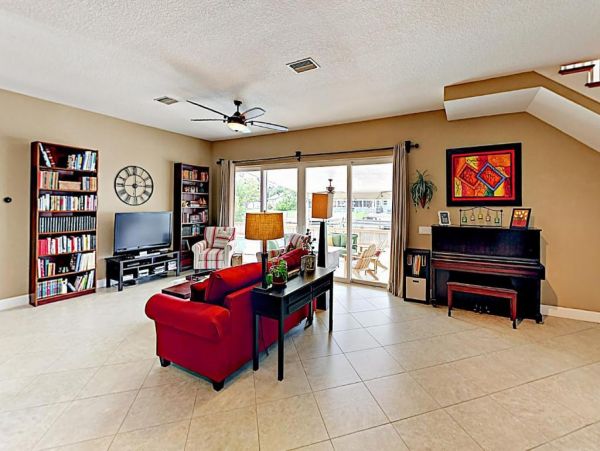 Tampa Vacation Home Sleeps Six Guests