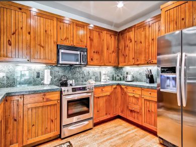Avon Luxury Vacation Rental Home Three Bedrooms