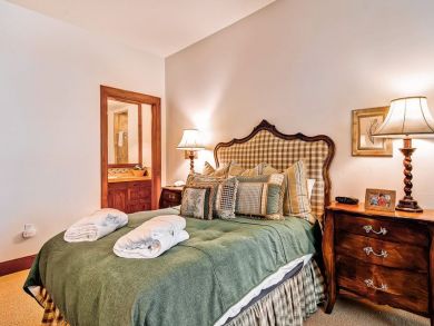 Avon Luxury Vacation Rental Home Three Bedrooms