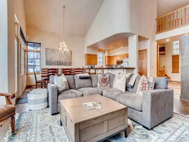 Spacious Four Bedroom with Mountain Views! Spacious Four Bedroom with Mountain Views!