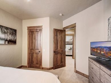Breckenridge Luxury Vacation Rental Sleeps Twelve  Guests