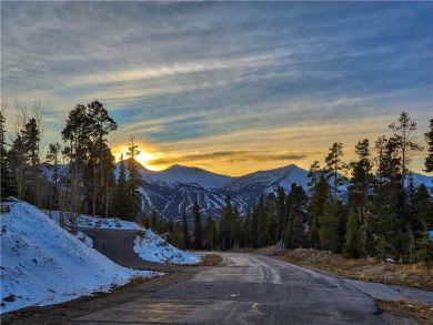 Breckenridge Vacation Townhouse Sleeps Twelve Guests.