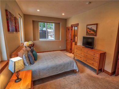 Breckenridge Vacation Townhouse Sleeps Twelve Guests.
