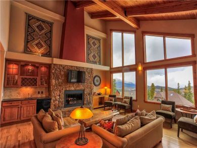 Breckenridge Vacation Townhouse Sleeps Twelve Guests.