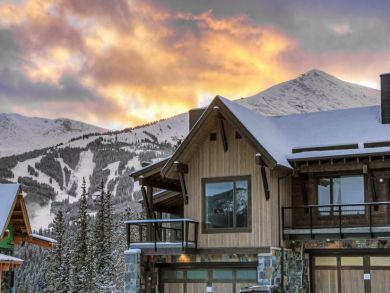Breckenridge Luxury 4 Bedroom Home with Mountain View