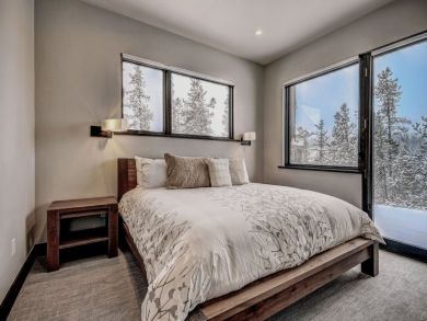 Breckenridge Luxury 4 Bedroom Home with Mountain View
