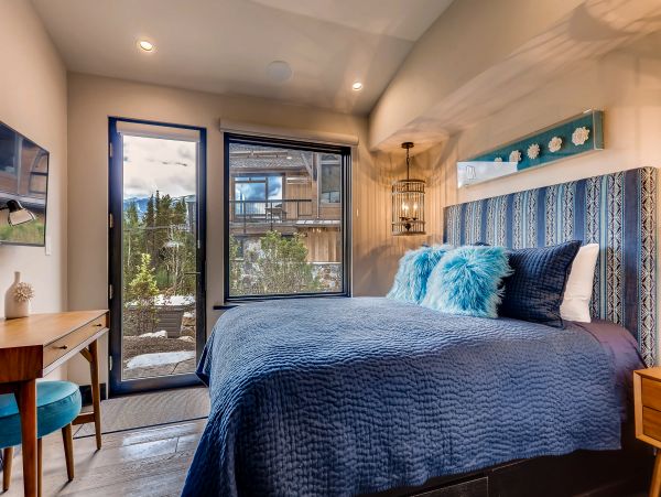 Breckenridge Vacation Duplex Sleeps 12 Guests.
