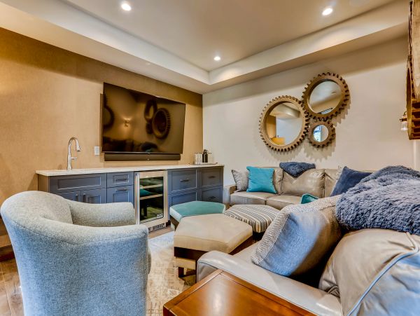 Breckenridge Vacation Duplex Sleeps 12 Guests.