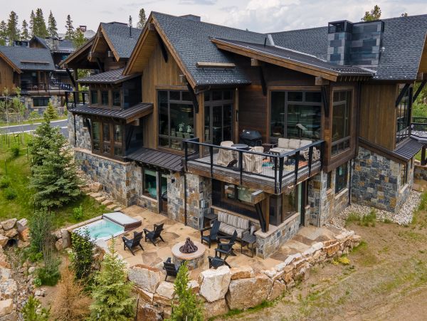 Breckenridge Vacation Duplex Sleeps 12 Guests.