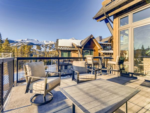 Breckenridge Vacation Duplex Sleeps 12 Guests.