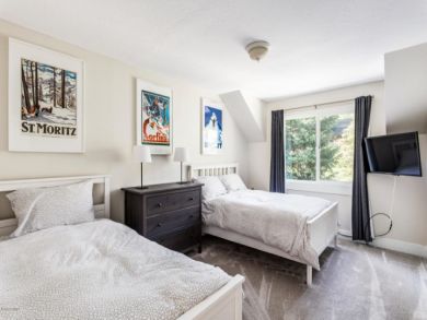 Park City 4 Bedroom Vacation Home with Private Hot Tub