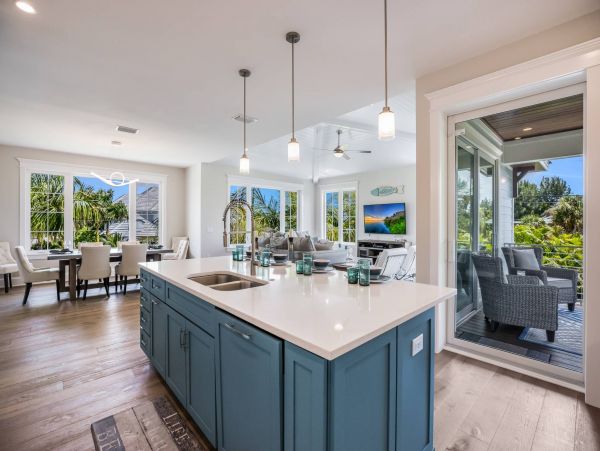 Anna Maria Vacation Rental Sleeps Eight Guests