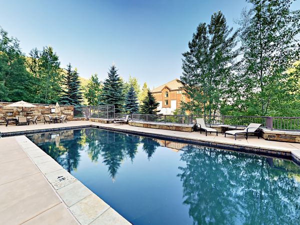 Avon Luxury Vacation Rental Condo Three Bedrooms