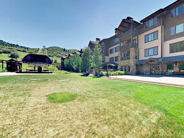 Avon Luxury Vacation Rental Condo Three Bedrooms