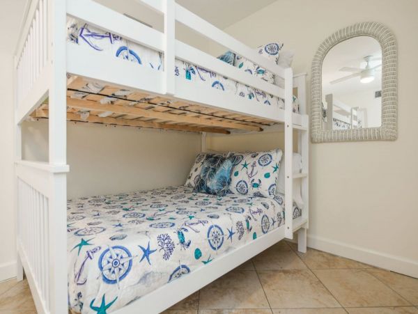 Siesta Key Vacation 2 Bedrooms 2nd Floor Duplex Sleeps 8
