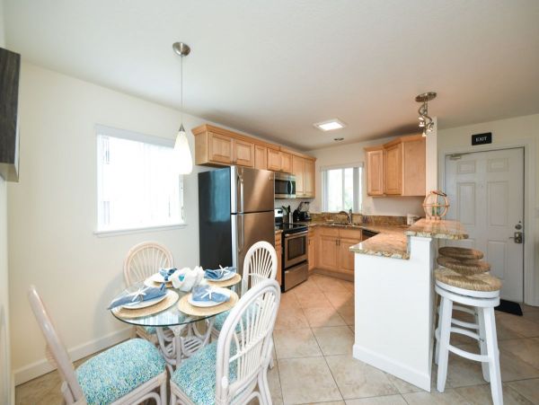 Siesta Key Vacation 2 Bedrooms 2nd Floor Duplex Sleeps 8
