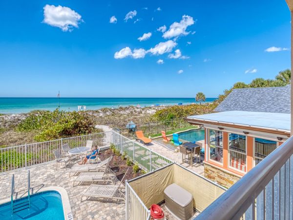 Beachfront 4 Bedroom Townhome with Stunning Gulf Views