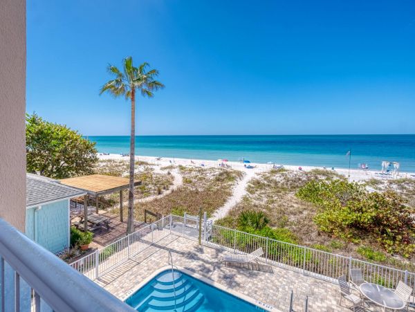 Beachfront 4 Bedroom Townhome with Stunning Gulf Views