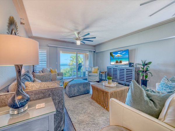 Beachfront 4 Bedroom Townhome with Stunning Gulf Views