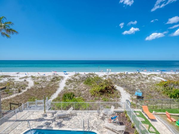 Beachfront 4 Bedroom Townhome with Stunning Gulf Views