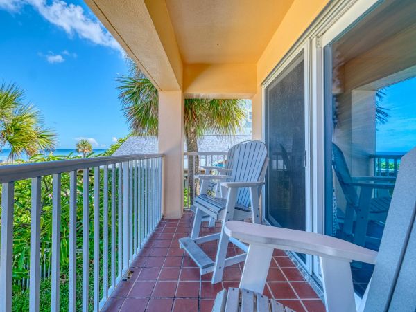Beachfront 4 Bedroom Townhome with Stunning Gulf Views