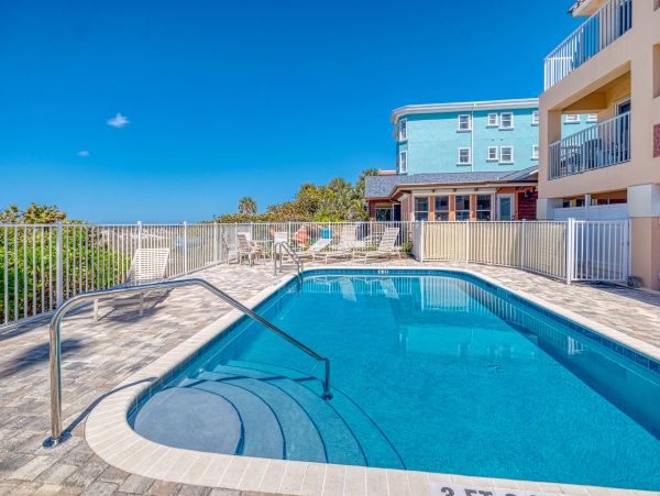 Beachfront 4 Bedroom Townhome with Stunning Gulf Views