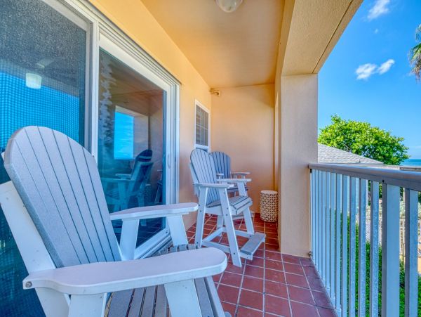 Beachfront 4 Bedroom Townhome with Stunning Gulf Views