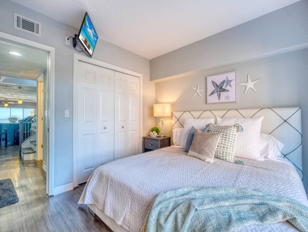 Beachfront 4 Bedroom Townhome with Stunning Gulf Views