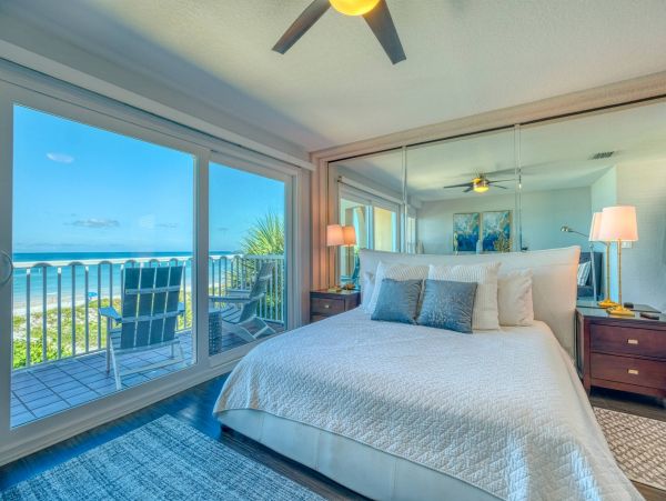 Beachfront 4 Bedroom Townhome with Stunning Gulf Views