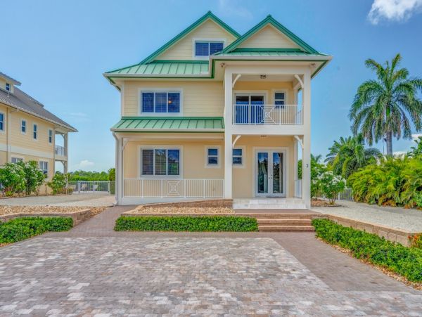 Florida Keys Luxury Vacation Rental | Oceanfront Coco Plum Vacation Home