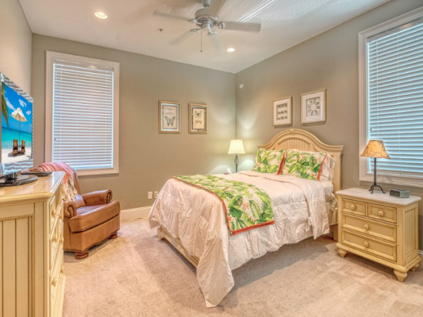 Beachfront Redington Shores 4 bedroom Vacation Home