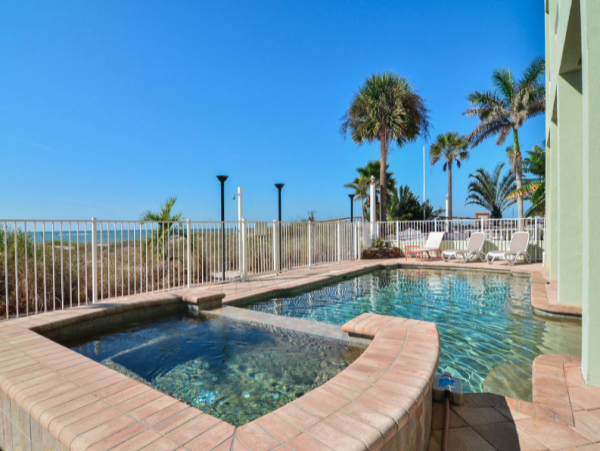 Beachfront Redington Shores 4 bedroom Vacation Home