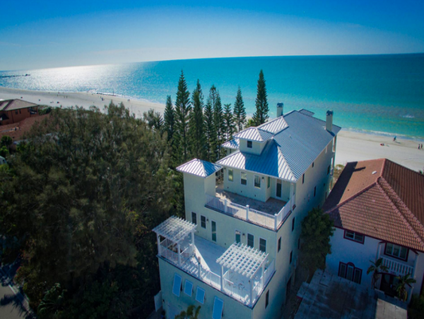 Beachfront Redington Shores 4 bedroom Vacation Home
