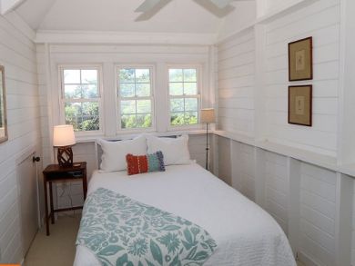 Luxury Sanibel Vacation Home Sleeps Six Guests. Luxury Sanibel Vacation Home Sleeps Six Guests.