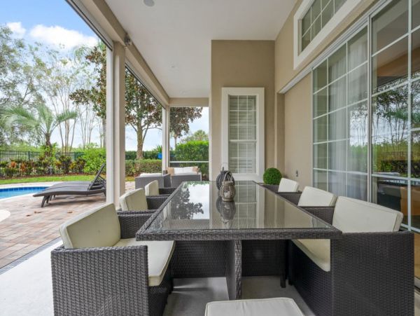 Luxury 6-Bedroom Vacation Home in Kissimmee near Disney with Private Pool