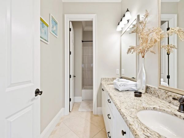 Luxury 6-Bedroom Vacation Home in Kissimmee near Disney with Private Pool