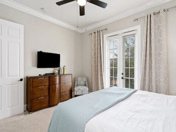 Luxury 6-Bedroom Vacation Home in Kissimmee near Disney with Private Pool