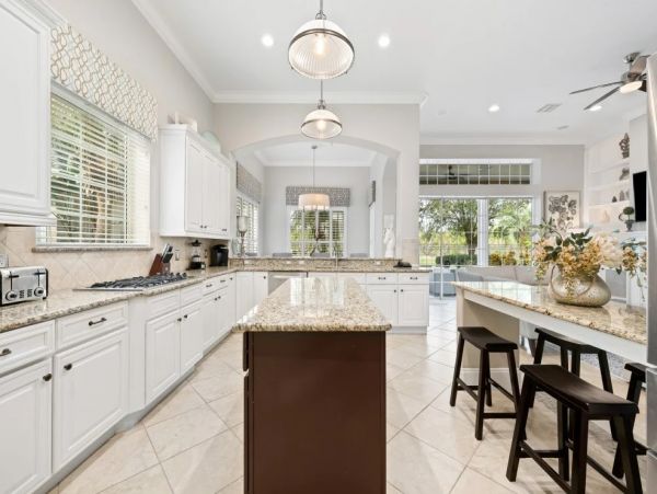 Luxury 6-Bedroom Vacation Home in Kissimmee near Disney with Private Pool