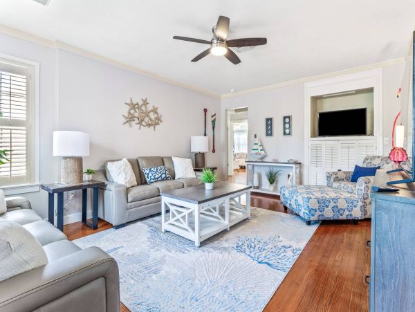 North Clearwater Beach Vacation Rental Pool Home 4 Bedrooms Walk to Beach