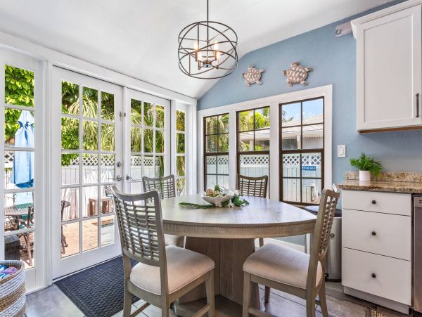 North Clearwater Beach Vacation Rental Pool Home 4 Bedrooms Walk to Beach