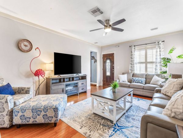 North Clearwater Beach Vacation Rental Pool Home 4 Bedrooms Walk to Beach