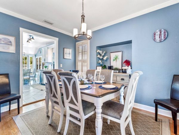 North Clearwater Beach Vacation Rental Pool Home 4 Bedrooms Walk to Beach
